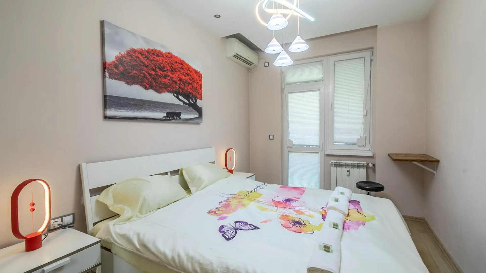 Top Center Retreat, Close To Main Street, Free Parking Sofie Bulharsko